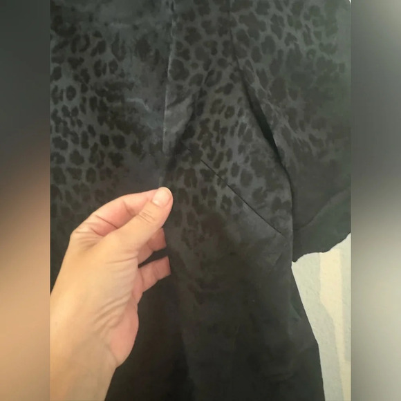 Hilton Hollis Leopard Animal Print Dressy Top Office Career Quiet Luxury XL - Picture 4 of 9